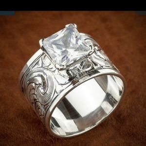 Beautiful bold ring 6